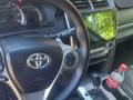 Toyota Camry 2013 года за 8 900 000 тг. в Атырау – фото 10