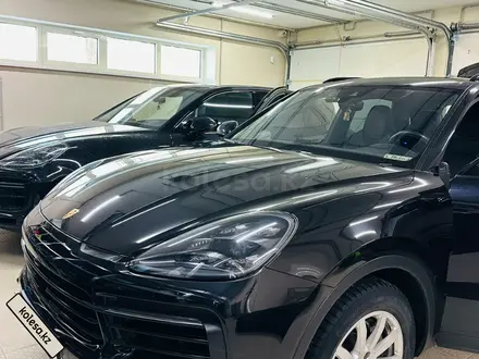 Porsche Cayenne 2018 года за 33 500 000 тг. в Уральск – фото 11