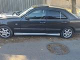 Mercedes-Benz E 200 1995 года за 1 300 000 тг. в Алматы – фото 2