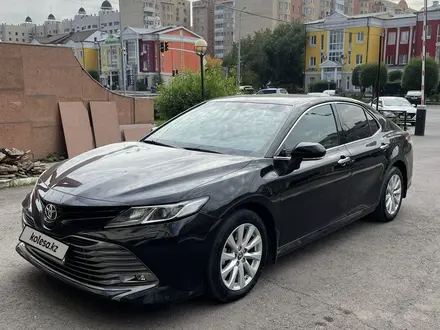 Toyota Camry 2019 года за 12 900 000 тг. в Астана – фото 2