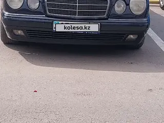 Mercedes-Benz E 320