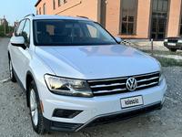 Volkswagen Tiguan 2018 годаfor7 200 000 тг. в Актобе