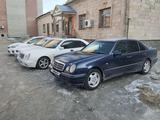 Mercedes-Benz E 230 1996 года за 2 300 000 тг. в Семей – фото 3