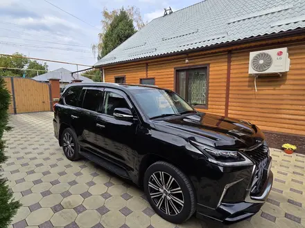 Lexus LX 570 2020 года за 58 000 000 тг. в Алматы – фото 3