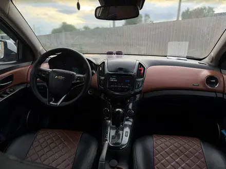 Chevrolet Cruze 2014 года за 4 300 000 тг. в Уральск – фото 10