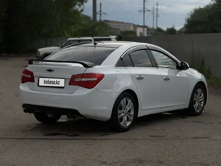Chevrolet Cruze 2014 года за 4 300 000 тг. в Уральск – фото 2