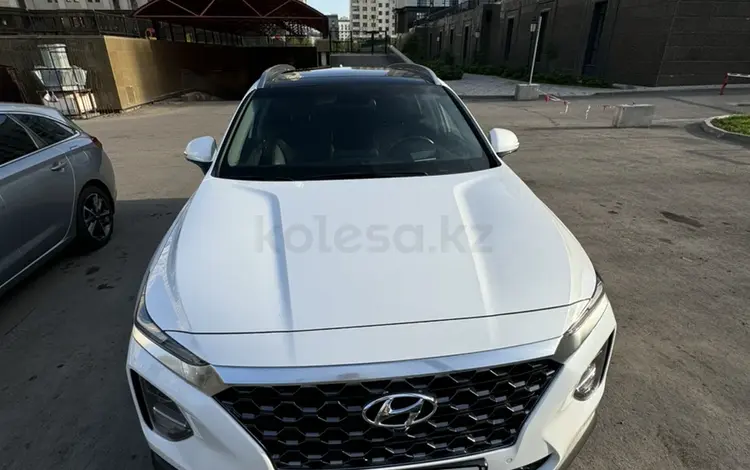 Hyundai Santa Fe 2019 года за 16 500 000 тг. в Астана
