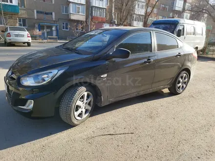 Hyundai Solaris 2014 года за 2 500 000 тг. в Актобе – фото 4