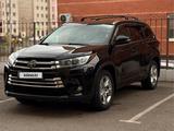 Toyota Highlander 2019 годаүшін17 500 000 тг. в Семей – фото 2