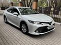 Toyota Camry 2018 года за 14 790 000 тг. в Караганда – фото 2
