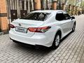 Toyota Camry 2018 года за 14 790 000 тг. в Караганда – фото 4