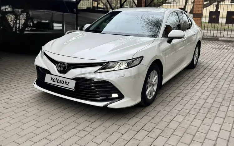 Toyota Camry 2018 года за 14 790 000 тг. в Караганда