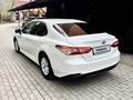 Toyota Camry 2018 года за 14 790 000 тг. в Караганда – фото 5