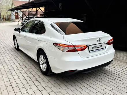 Toyota Camry 2018 года за 14 790 000 тг. в Караганда – фото 5