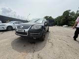 Volkswagen Touareg 2007 года за 6 750 000 тг. в Алматы – фото 3