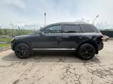 Volkswagen Touareg 2007 года за 6 750 000 тг. в Алматы – фото 4