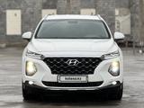 Hyundai Santa Fe 2019 годаfor13 500 000 тг. в Шымкент