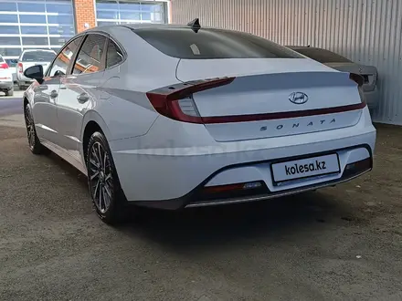 Hyundai Sonata 2023 года за 9 084 425 тг. в Актобе – фото 5