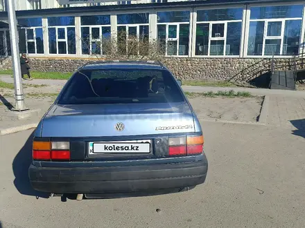 Volkswagen Passat 1993 года за 800 000 тг. в Семей
