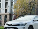 Toyota Camry 2017 года за 8 500 000 тг. в Алматы – фото 2