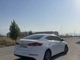 Hyundai Elantra 2018 года за 7 950 000 тг. в Алматы – фото 3