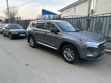 Hyundai Santa Fe 2020 года за 9 400 000 тг. в Алматы – фото 3