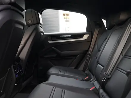 Porsche Cayenne Coupe S 2025 года за 99 900 000 тг. в Астана – фото 22