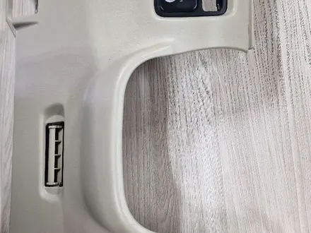 Пластик под торпеду lx 470 2003 за 20 000 тг. в Алматы