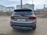 Hyundai Santa Fe 2019 года за 11 820 000 тг. в Уральск – фото 3