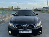 Toyota Camry 2010 года за 6 500 000 тг. в Атырау – фото 2