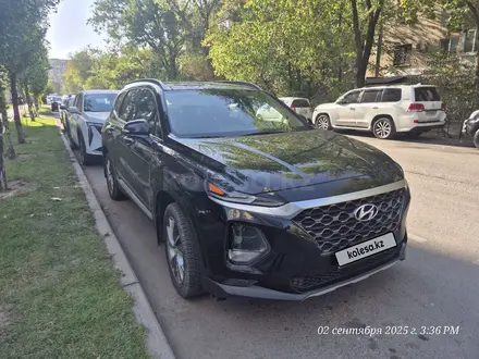 Hyundai Santa Fe 2019 года за 11 950 000 тг. в Алматы
