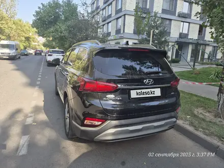 Hyundai Santa Fe 2019 года за 11 950 000 тг. в Алматы – фото 3
