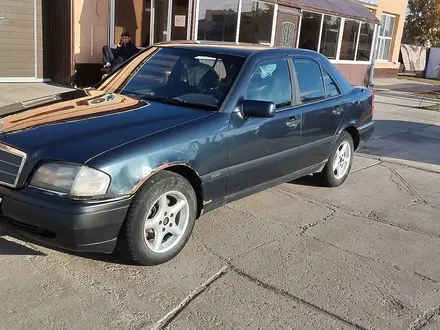 Mercedes-Benz C 200 1996 года за 1 500 000 тг. в Костанай – фото 2