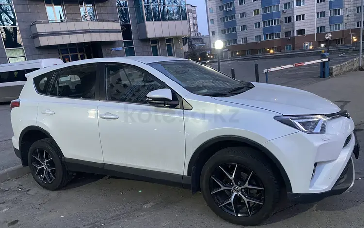 Toyota RAV4 2018 годаүшін15 500 000 тг. в Алматы
