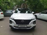 Hyundai Santa Fe 2018 года за 15 000 000 тг. в Алматы