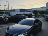 Lexus ES 300h 2022 года за 29 000 000 тг. в Алматы – фото 2