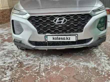 Hyundai Santa Fe 2019 года за 12 300 000 тг. в Алматы