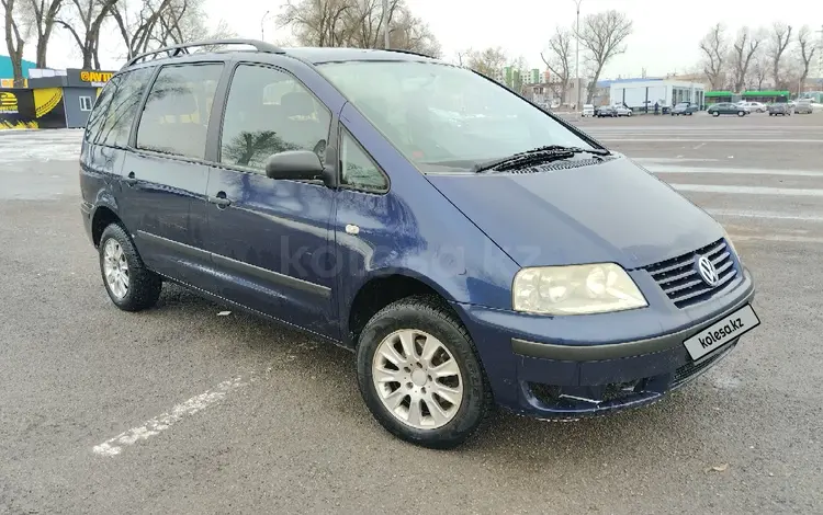 Volkswagen Sharan 2000 годаүшін3 200 000 тг. в Алматы