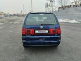 Volkswagen Sharan 2000 года за 2 900 000 тг. в Алматы – фото 5