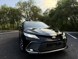 Toyota Camry 2023 года за 19 200 000 тг. в Астана – фото 2