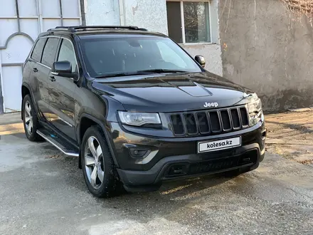 Jeep Grand Cherokee 2013 года за 14 000 000 тг. в Шымкент