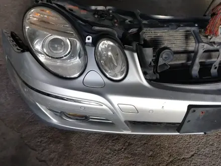 Бампер Mercedes Benz w211 рестайлинг за 180 000 тг. в Алматы