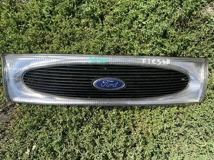 Решетка радиатора на Форд Фиеста 4 за 25 000 тг. в Караганда