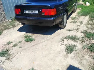 Audi 100