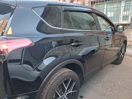 Toyota RAV4 2018 года за 15 000 000 тг. в Павлодар – фото 2