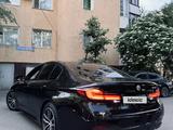 BMW 540 2022 года за 27 000 000 тг. в Алматы – фото 3