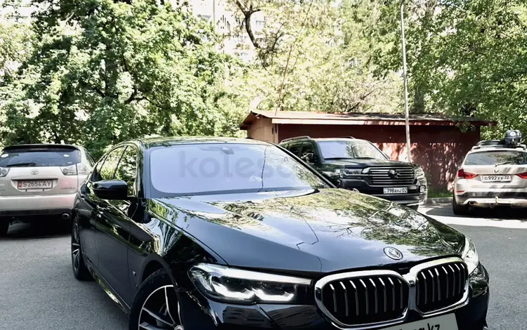 BMW 540 2022 года за 27 000 000 тг. в Алматы