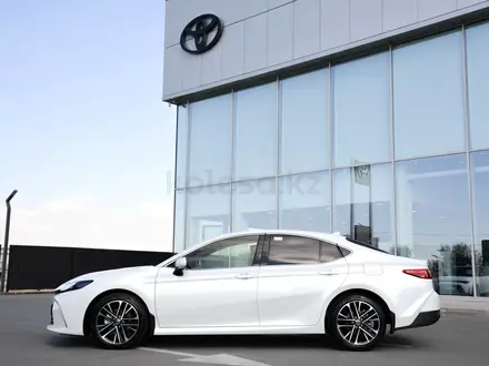 Toyota Camry Luxe 2026 года за 23 190 000 тг. в Шымкент – фото 3
