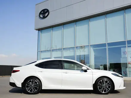 Toyota Camry Luxe 2026 года за 23 190 000 тг. в Шымкент – фото 17