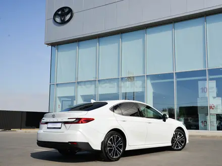 Toyota Camry Luxe 2026 года за 23 190 000 тг. в Шымкент – фото 18